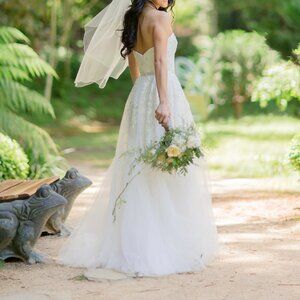 Reem Acra Heavenly Lace Wedding Bridal Gown